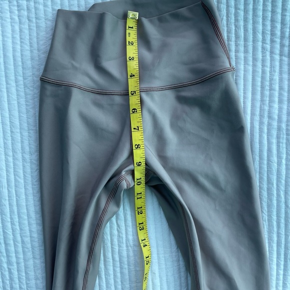 ALO Yoga Tan Leggings - Picture 6 of 9